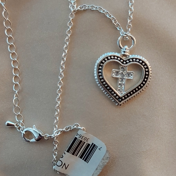 Montana Silversmiths heart cross necklace q - Picture 6 of 6